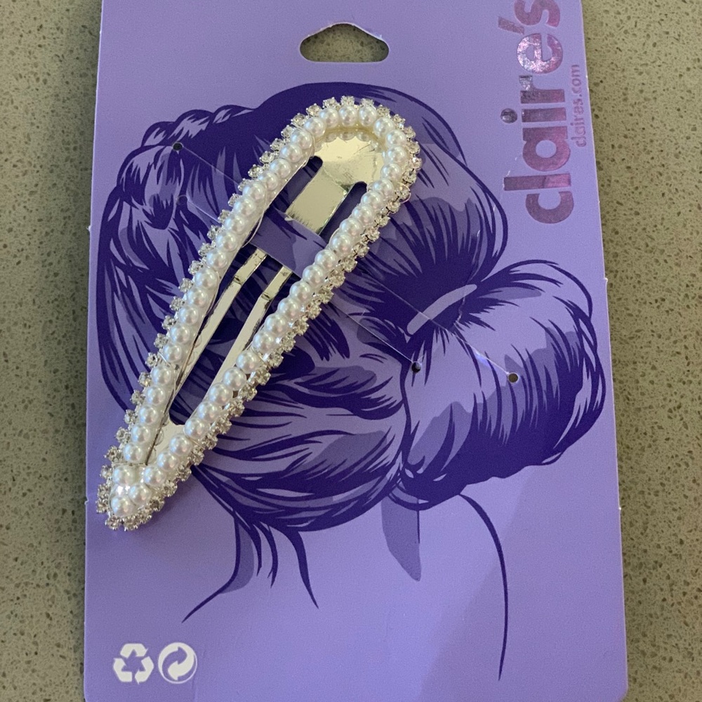 Pearl and Diamond Hair Clip NWT